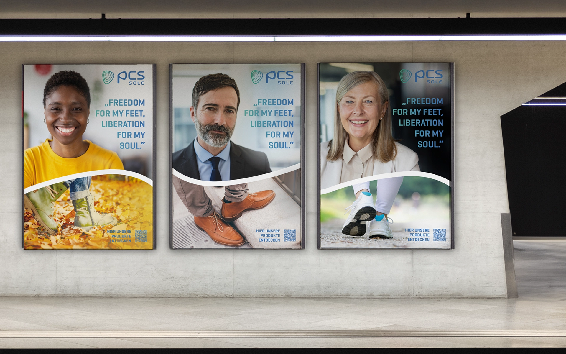 Drei nebeneinander hängende Plakate in einer U-Bahn-Station für PCS Sole, zur Veranschaulichung des neuen Rebrandings und des überarbeiteten Marketingkonzepts. Gestaltung durch die R211-Agentur.